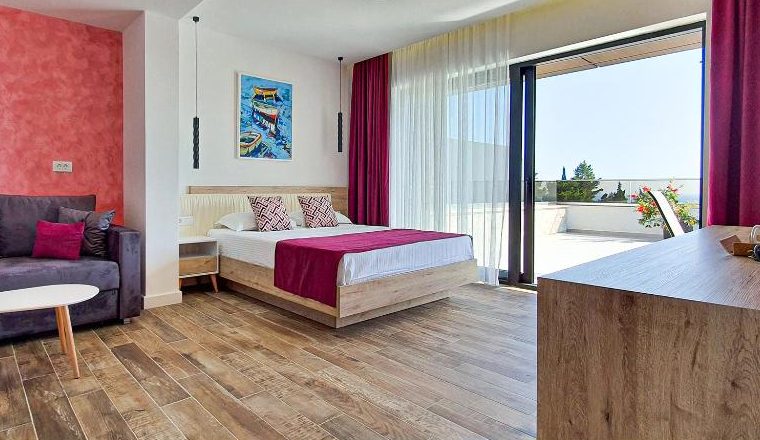 Deluxe Apartment